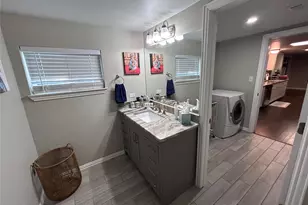 506 N Charles St, Lewisville, TX 75057 - Photo 9