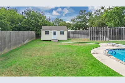 2405 Webb Avenue, Greenville, TX 75402 - Photo 11