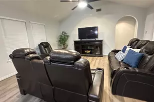 13731 Biggs St, Dallas, TX 75253 - Photo 5