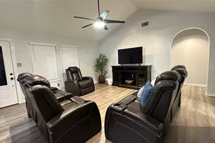 13731 Biggs St, Dallas, TX 75253 - Photo 7