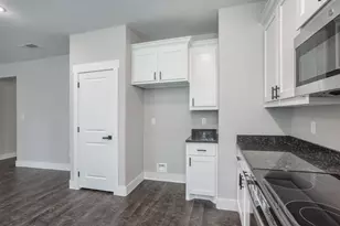 326 W Day St, Denison, TX 75020 - Photo 17