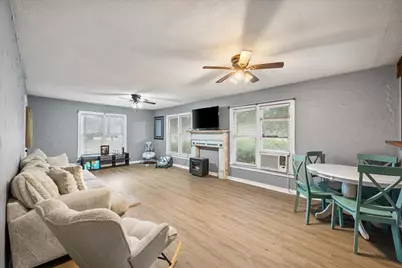 101 S Runnels Avenue, Streetman, TX 75859 - Photo 7