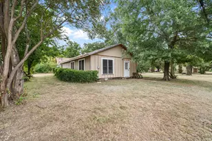 101 S Runnels Ave, Streetman, TX 75859 - Photo 27