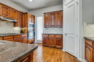 3351 Garrett Dr, Irving, TX 75062 - Photo 7