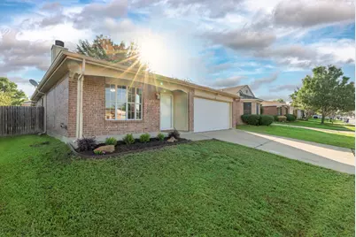 511 Hollyberry Drive, Mansfield, TX 76063 - Photo 3