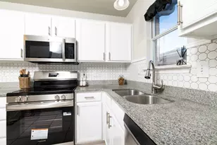 511 Hollyberry Dr, Mansfield, TX 76063 - Photo 7