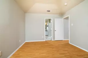 511 Hollyberry Dr, Mansfield, TX 76063 - Photo 17