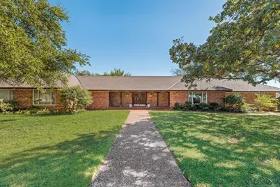 901 Spears Street, Bowie, TX 76230 - Photo 1