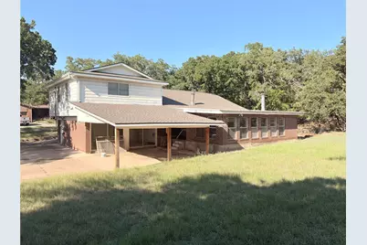 1009 11th Street NW, Mineral Wells, TX 76067 - Photo 3