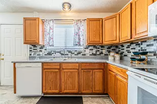 2355 Summit Ln, Dallas, TX 75227 - Photo 1