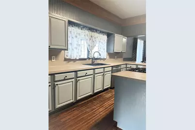 410 S Preston Street, Wolfe City, TX 75496 - Photo 7