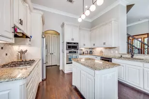 3336 University Park Ln, Irving, TX 75062 - Photo 1