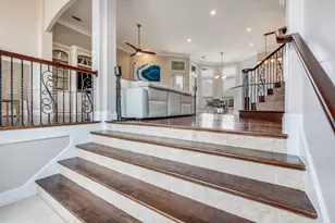 3336 University Park Ln, Irving, TX 75062 - Photo 3