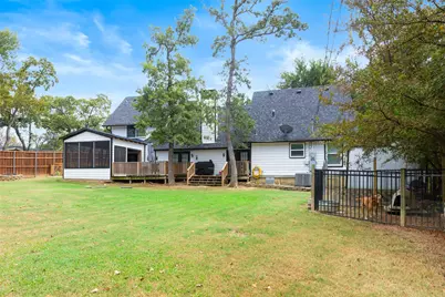 271 Lakewood Lane, Pottsboro, TX 75076 - Photo 11