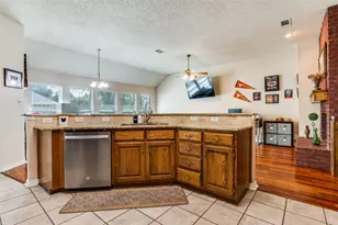 1020 Shady Oak Trail, Mansfield, TX 76063 - Photo 13