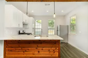 1030 N Bishop Ave, Dallas, TX 75208 - Photo 3