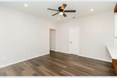 1030 N Bishop Avenue #Unit B, Dallas, TX 75208 - Photo 5