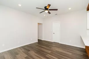 1030 N Bishop Ave, Dallas, TX 75208 - Photo 5