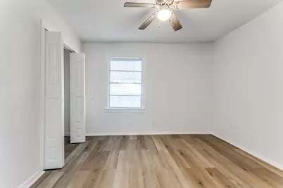 109 S Judkins Street, Fort Worth, TX 76111 - Photo 9