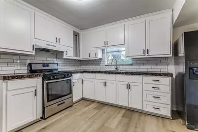 109 S Judkins Street, Fort Worth, TX 76111 - Photo 13