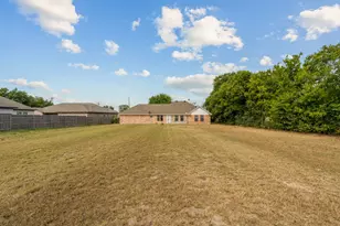 2516 Gerry Way St, Lancaster, TX 75134 - Photo 39