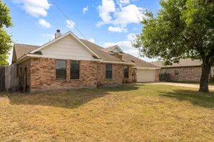 2516 Gerry Way St, Lancaster, TX 75134 - Photo 3