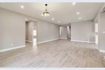 706 Poinsettia Drive, Lancaster, TX 75146 - Photo 3