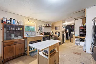 1128 County Rd 429, Cleburne, TX 76031 - Photo 27