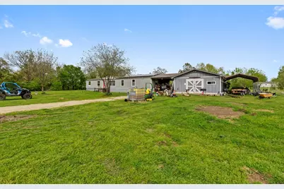 1128 County Road 429, Cleburne, TX 76031 - Photo 17