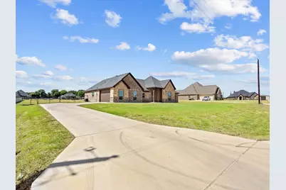 229 Etta Lane, Springtown, TX 76082 - Photo 3