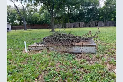 1609 N Brazos Avenue, Cleburne, TX 76031 - Photo 3