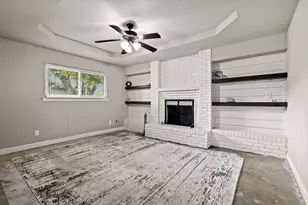 878 N Main Dr, Van Alstyne, TX 75495 - Photo 9