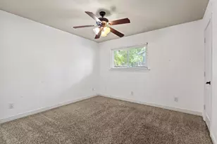 878 N Main Dr, Van Alstyne, TX 75495 - Photo 13