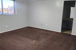 1310 Oakbluff Dr, Lancaster, TX 75146 - Photo 5