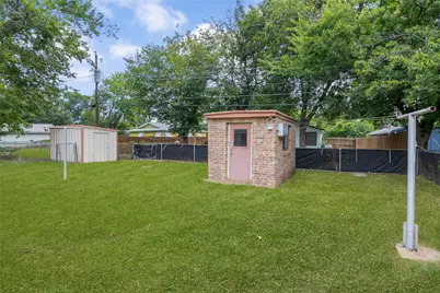 5229 Ira Street N, Haltom City, TX 76117 - Photo 33