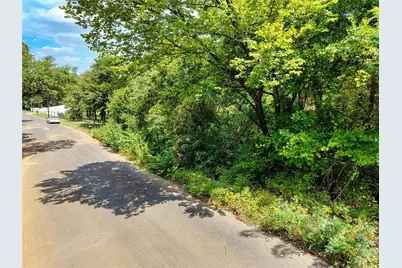 221 Sandy Lane, Fort Worth, TX 76120 - Photo 3