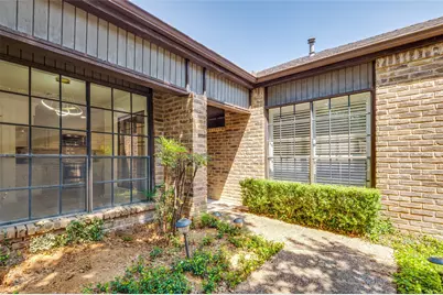 2731 Fairway Park Street, Grand Prairie, TX 75050 - Photo 5