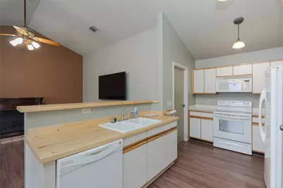 243 Teakwood Lane, Lewisville, TX 75067 - Photo 9