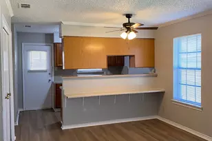 1112 Valley View Dr, Glenn Heights, TX 75154 - Photo 9