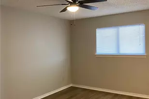 1112 Valley View Dr, Glenn Heights, TX 75154 - Photo 17