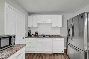 1009 S Brazos St, Weatherford, TX 76086 - Photo 9