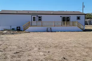 355 Largo St, Bonham, TX 75418 - Photo 3