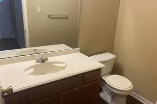 110 W Fairview St, Sherman, TX 75092 - Photo 9