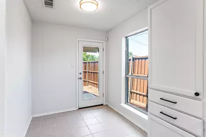 5813 Preston Valley Drive, Dallas, TX 75240 - Photo 17