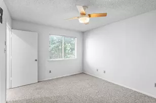 5813 Preston Valley Dr, Dallas, TX 75240 - Photo 33