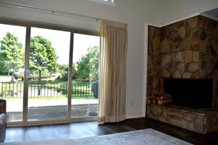 1827 Lakecrest Cir, Carrollton, TX 75006 - Photo 7