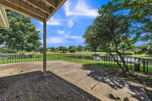 1827 Lakecrest Cir, Carrollton, TX 75006 - Photo 13