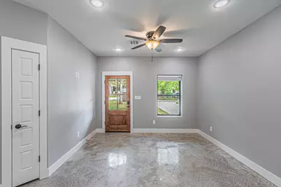 117 W Sears Street, Denison, TX 75021 - Photo 9