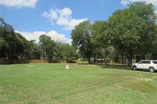 7305 Lakeview Dr, Bonham, TX 75418 - Photo 1