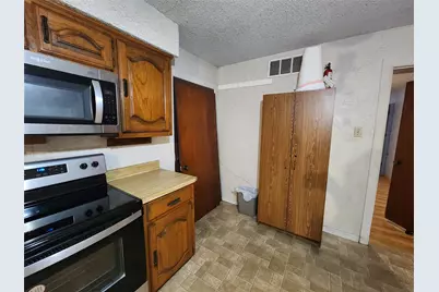 209 E 2nd Street, Quinlan, TX 75474 - Photo 3